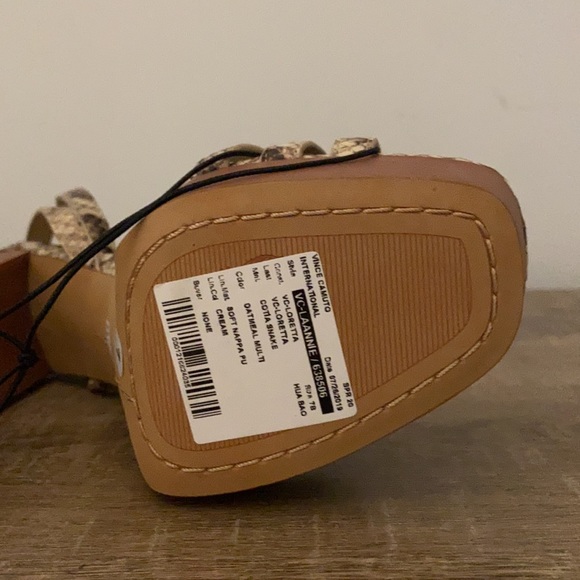 Sale❣️ NWT Vince Camuto Snake Chunky Heels, size 7 - Picture 4 of 5